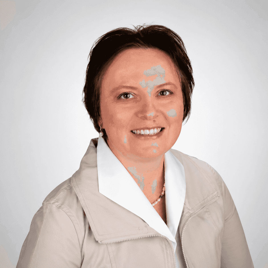 Dr. Elena Alikhachkina | Leading Data and Technology Executive